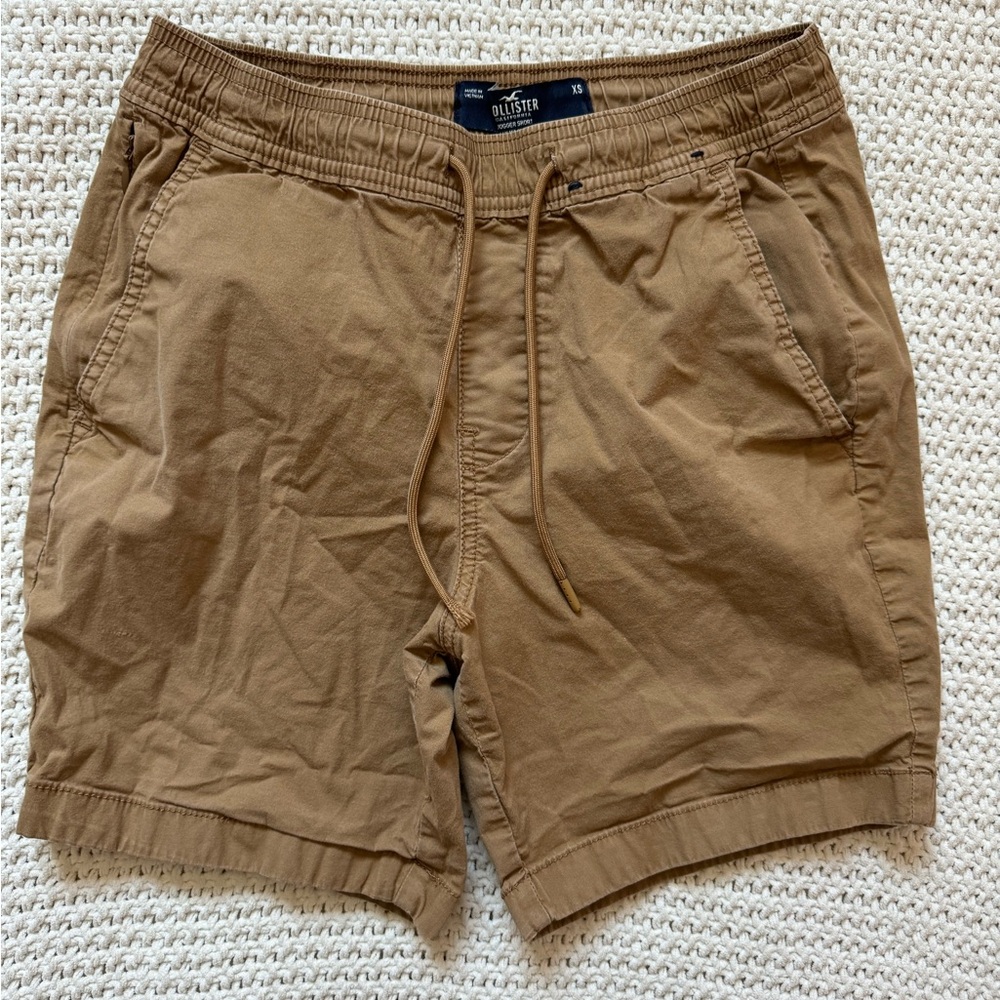 Hollister Men's Tan Shorts